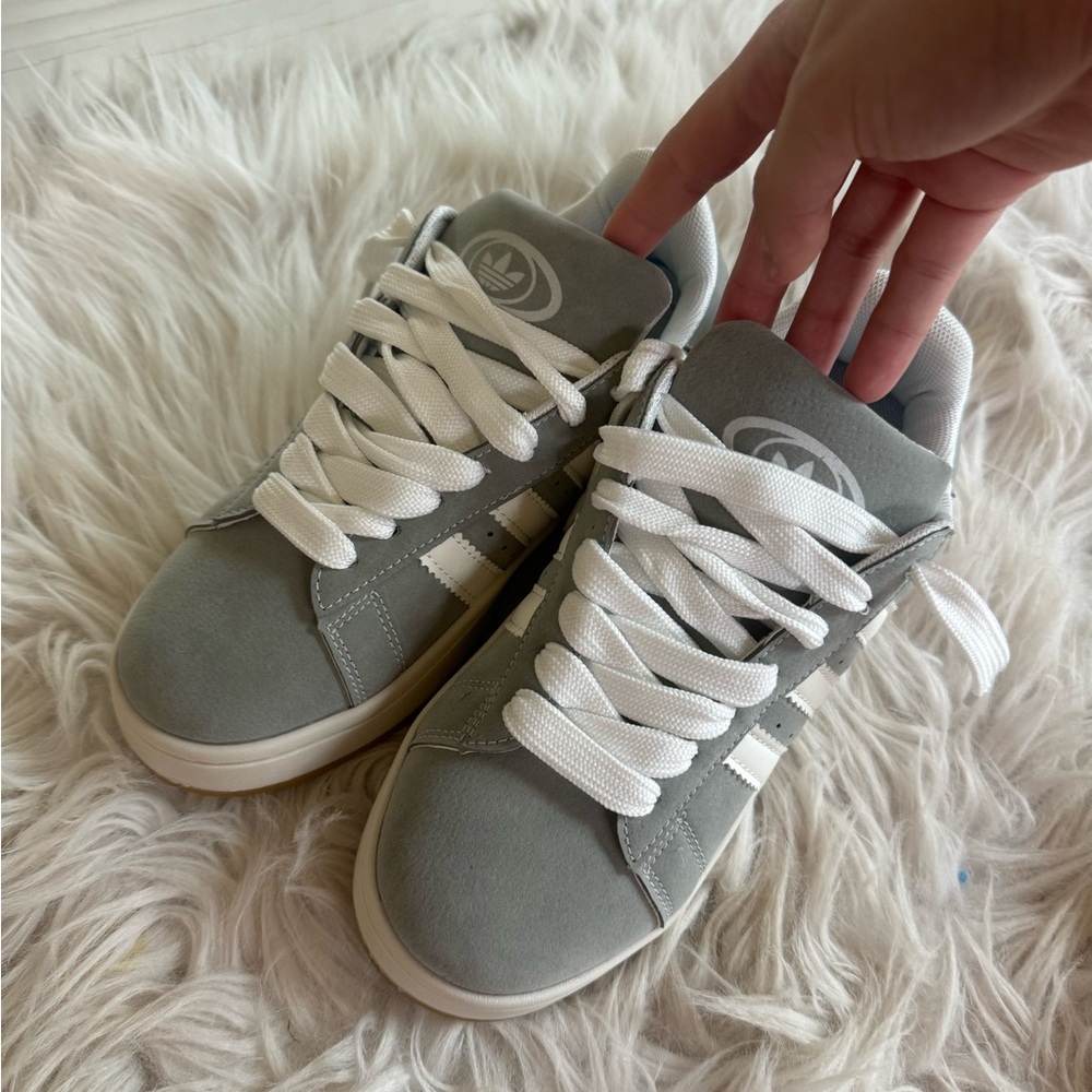 Size 7.5 women’s adidas campus shoes. Reposh, they fit small. Never worn!!
